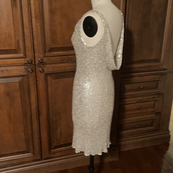 Carmen Marc Valvo Silver sequin cocktail dress - Picture 3 of 9